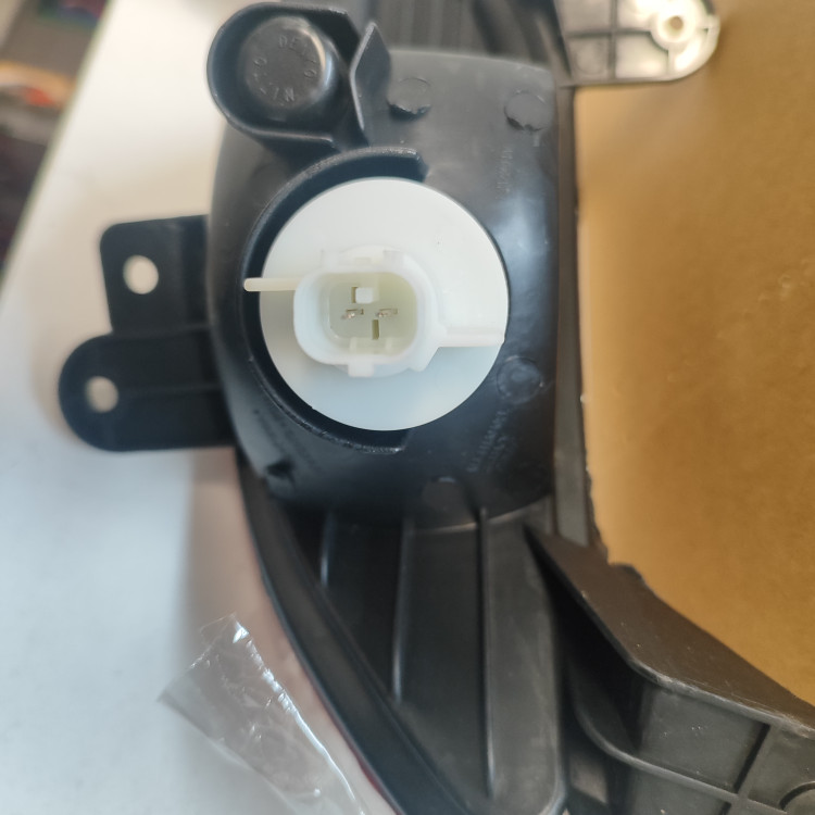 مه شکن شرکتی عقب سمت راست شاگرد ام وی ام ۳۱۵ نیو اس دی صندوقدار /MVM315 NEW SD کد فنی : A13-4416040FL