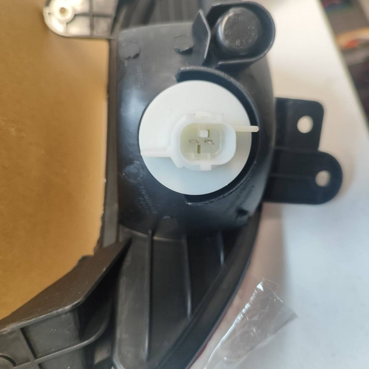 مه شکن عقب سمت چپ راننده ام وی ام ۳۱۵ نیو صندوقدار / MVM315 NEW SD کد فنی : A13-4416030FL