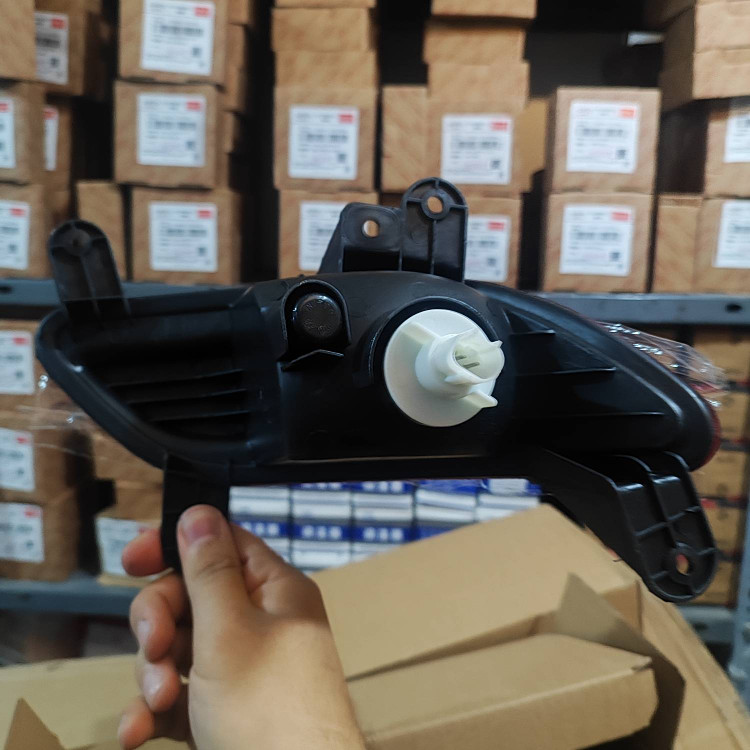مه شکن عقب سمت چپ راننده ام وی ام ۳۱۵ نیو صندوقدار / MVM315 NEW SD کد فنی : A13-4416030FL